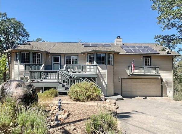18076 Vista Point Ct, Hidden Valley Lake, CA 95467