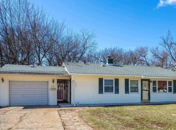 3707 9TH Street, East Moline, IL 61244