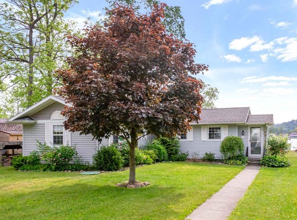65784 Lakeshore Drive, Vandalia, MI 49095