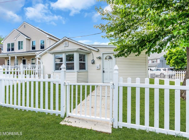 701 Beachview Avenue, Union Beach, NJ 07735
