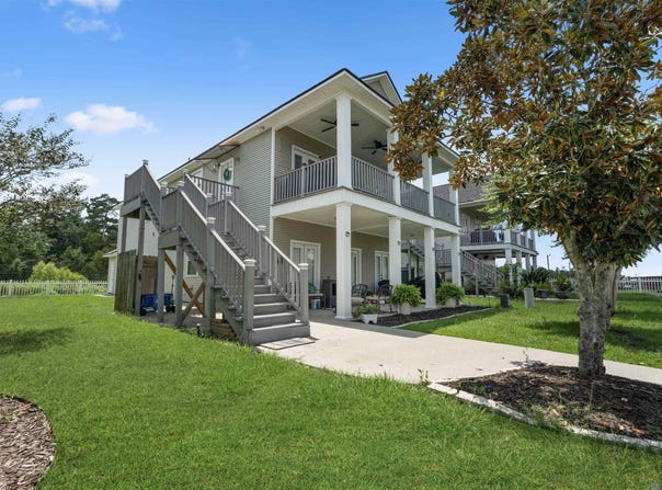 11182 River Highlands, St Amant, LA 70774