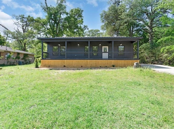 905 N Walnut, Winnsboro, TX 75494