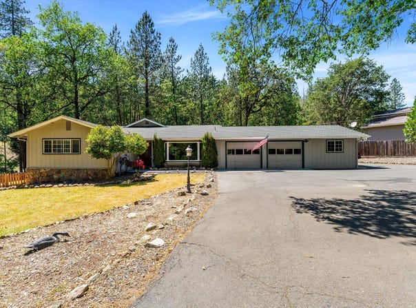 370 Horseshoe Drive, Grants Pass, OR 97526