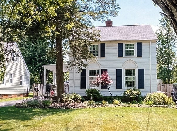 5100 Edenhurst Road, Lyndhurst, OH 44124
