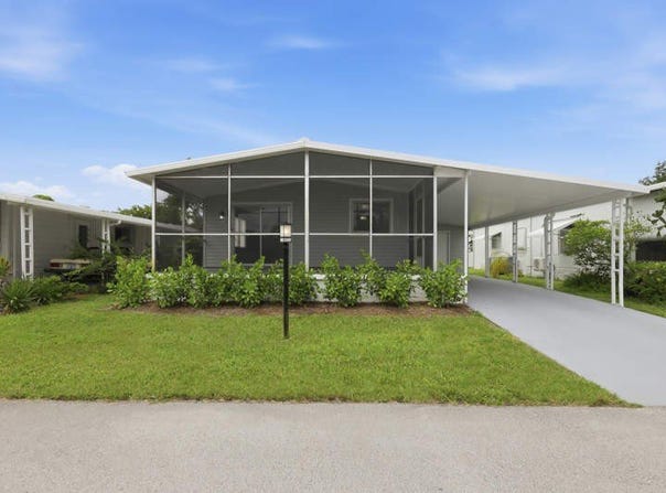 1806 Valencia Dr, Deerfield Beach, FL 33442