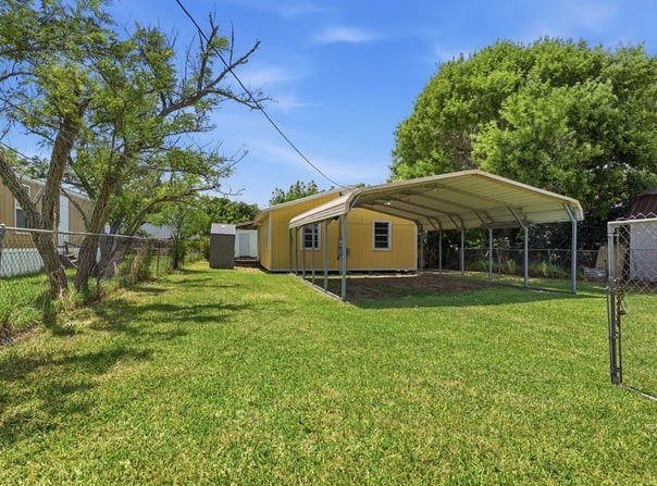 207 N Eleventh St, Fulton, TX 78358