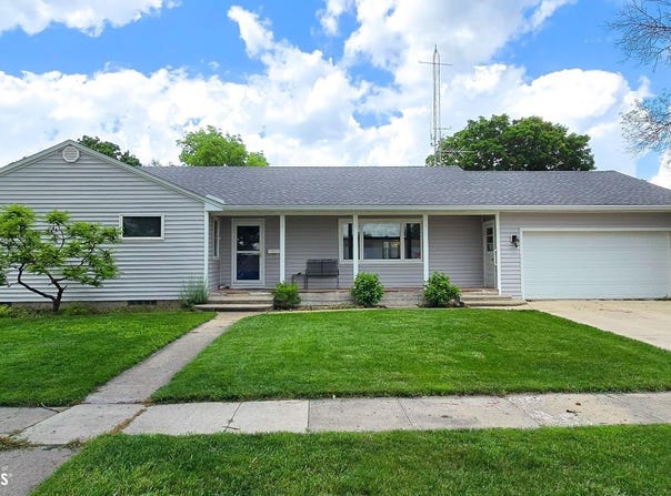 320 W 8Th Street, Garner, IA 50438