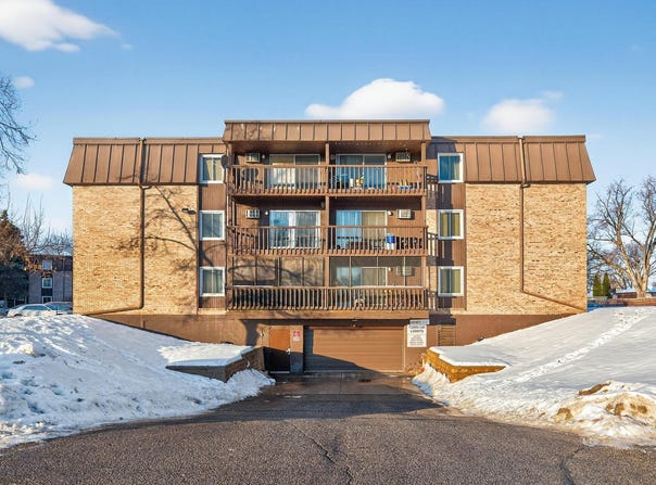 4207 Lakeside Avenue N, Brooklyn Center, MN 55429