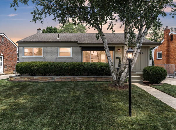 1026 Cardwell Street, Garden City, MI 48135