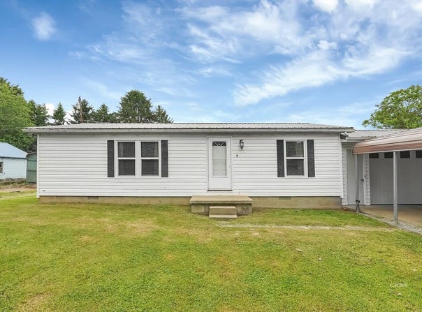 36 4th St, The Plains, OH 45780