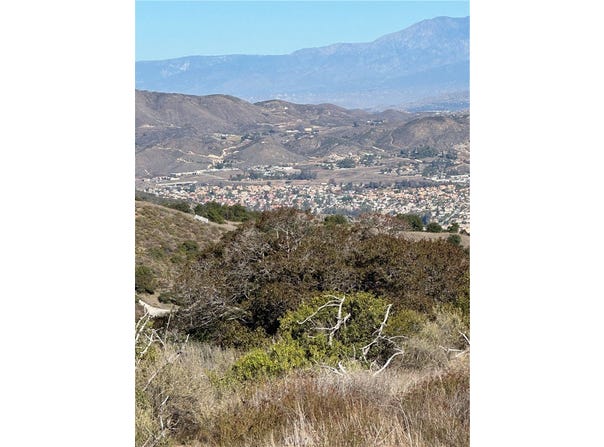 29 Golden Arrow Court, Murrieta, CA 92562