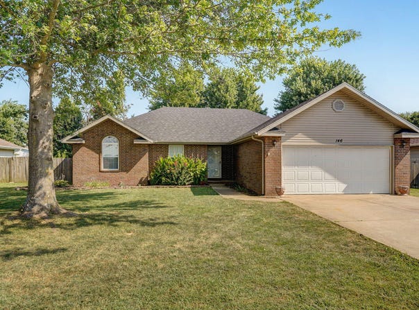 146 Pineridge Boulevard, Rogersville, MO 65742