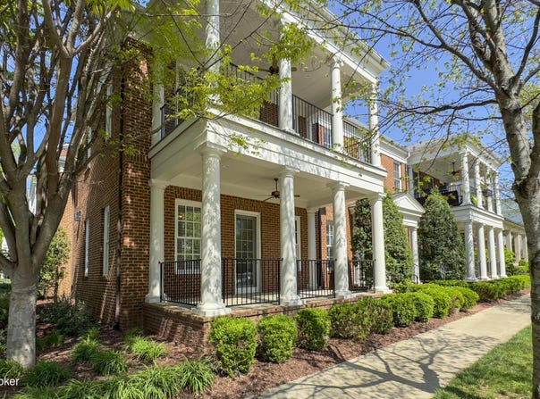 9201 Dayflower St, Prospect, KY 40059