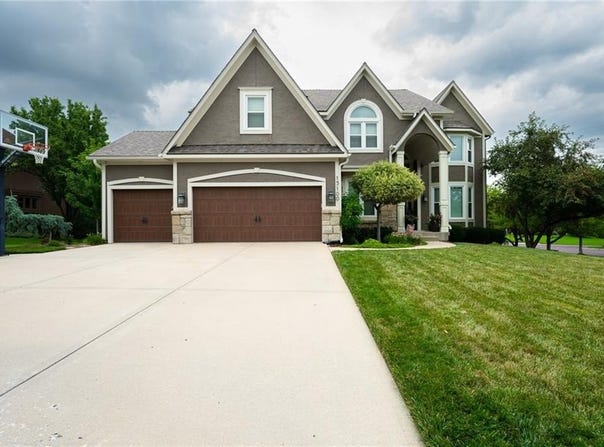 13100 W 127th Place, Overland Park, KS 66213