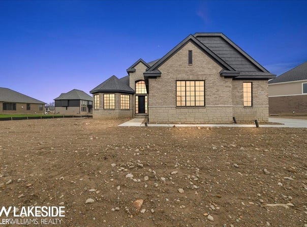 682 Westlake, Oxford, MI 48371