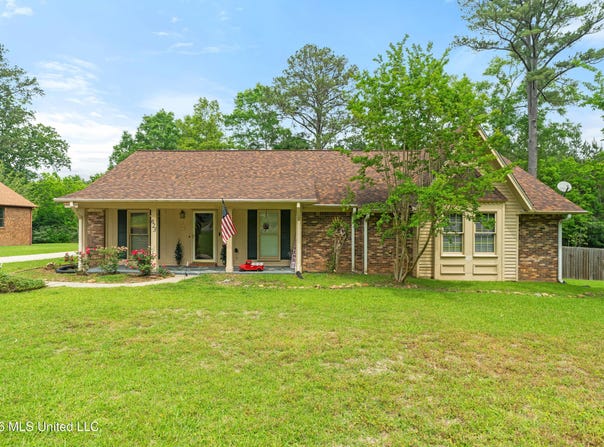 623 Cherry Lane, Laurel, MS 39440
