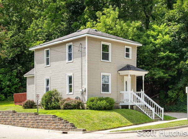 219 E LINCOLN AVENUE, IONIA, MI 48846