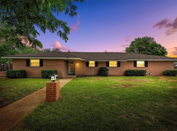 201 Randy Drive, Woodway, TX 76712