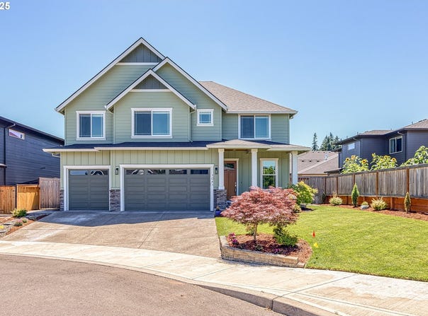 1041 NE 16TH AVE, Canby, OR 97013