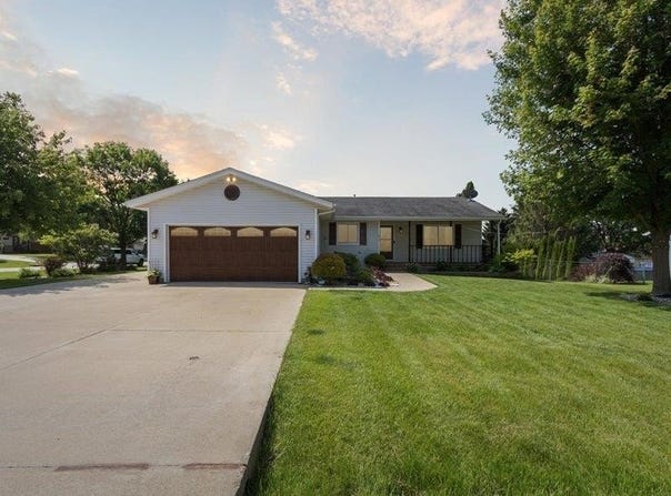 435 Cedar Crest, Cedarville, IL 61013