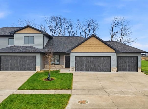 1902 Croell Ave, Tiffin, IA 52340