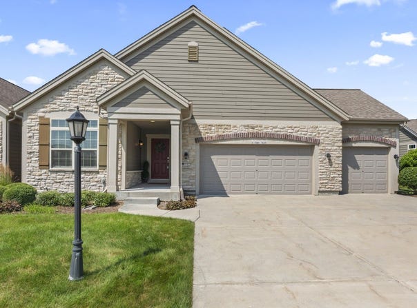 W179n11437 Blackstone Cir, Germantown, WI 53022