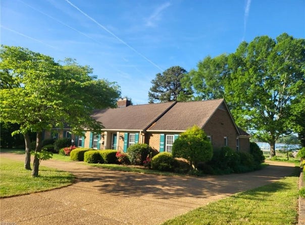 623 Haystack Landing RD, Newport News, VA 23602