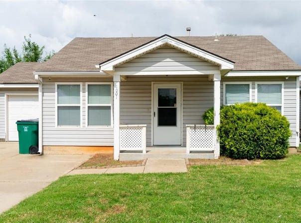 1001 Hyacinth Hollow Drive, Yukon, OK 73099