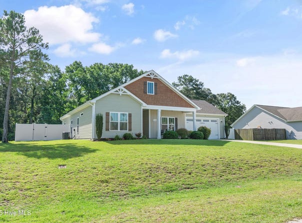 106 Rolling Knoll Court, Dudley, NC 28333
