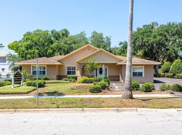 310 WILDWOOD WAY, BELLEAIR, FL 33756