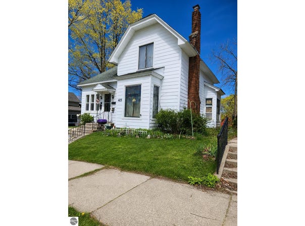 415 E Harris Street, Cadillac, MI 49601
