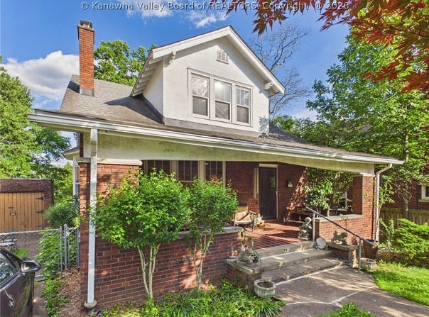 890 Poplar Road, Charleston, WV 25302