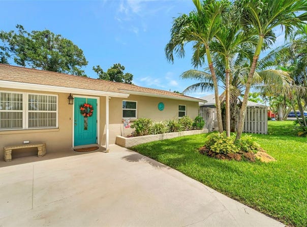 460 PELICAN ROAD, VENICE, FL 34293