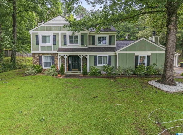 1102 W MAGNOLIA DRIVE, SYLACAUGA, AL 35150