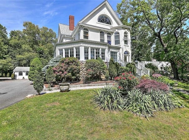 247 Oaklawn Avenue, Cranston, RI 02920