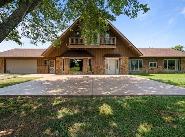 3908 CR 2800 Road, Independence, KS 67301