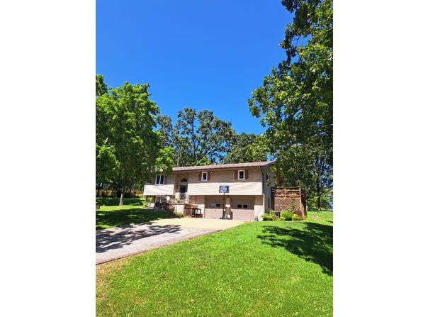 1898 King Road, Mountain Grove, MO 65711