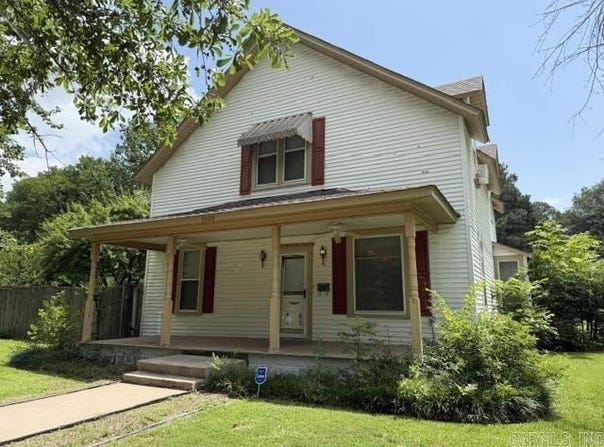 1005 S Grand, Stuttgart, AR 72160
