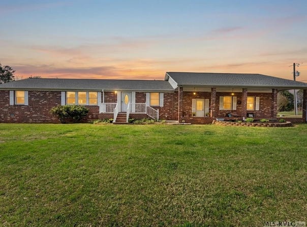 218 Deer Run Rd, Blackstone, VA 23824