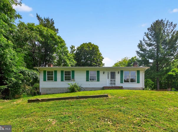 11299 RUSSELL ROAD, HILLSBORO, VA 20132