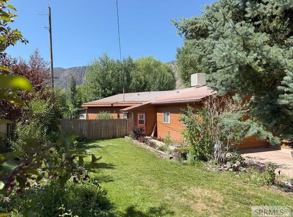 4 Mule View Lane, North Fork, ID 83466