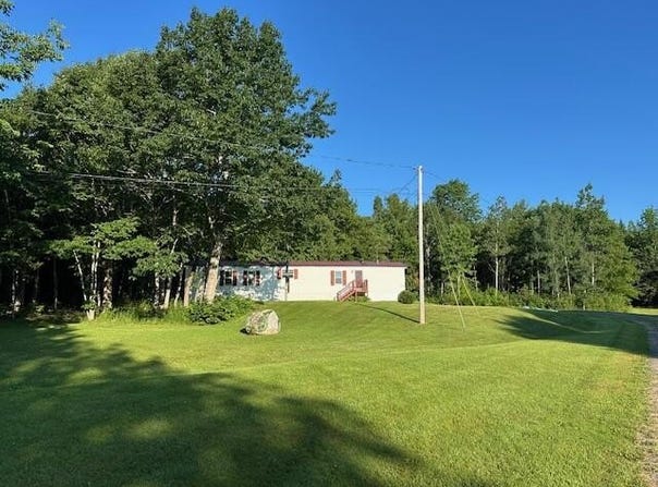 493 Townhouse Road, Kenduskeag, ME 04450