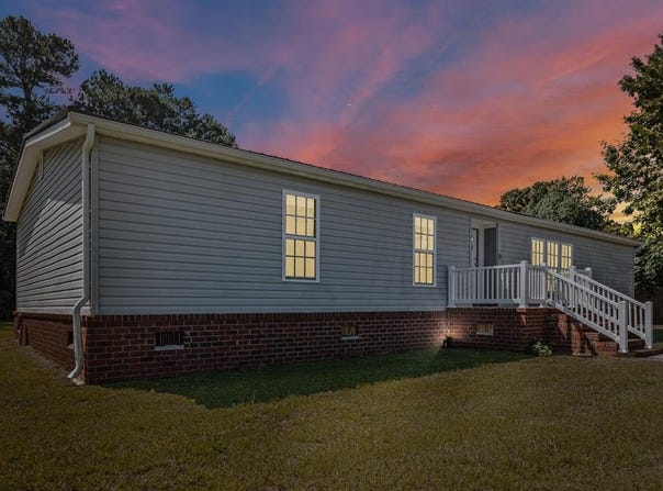 513 Pauline Drive, Bonneau, SC 29431