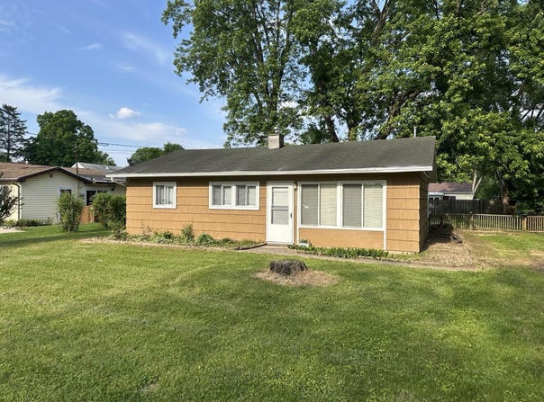 2070 Dean Avenue, Holt, MI 48842