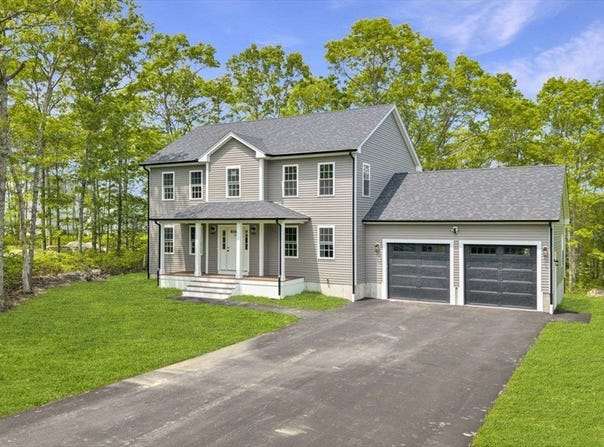 16 Indian Grass Cir, Tiverton, RI 02878