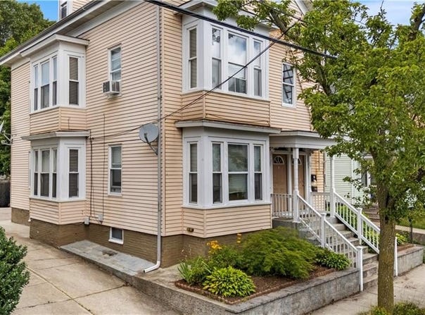 38 Vine Street, East Providence, RI 02914