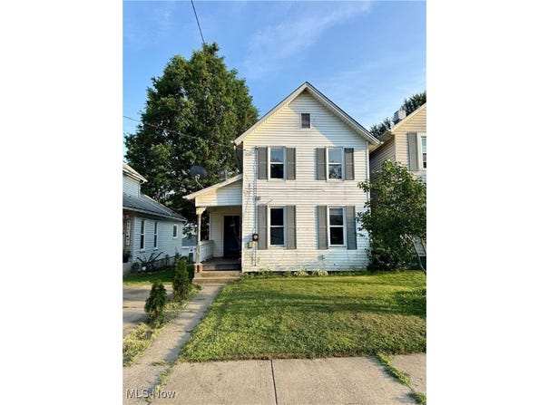46 Brown Street, Barberton, OH 44203