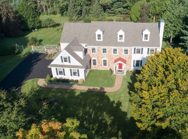 13 CRESTWOOD Circle, NEW HOPE, PA 18938