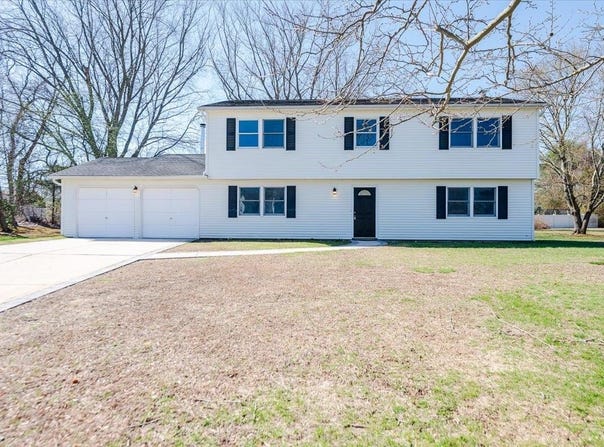 6 Valiant Court, Mount Sinai, NY 11766