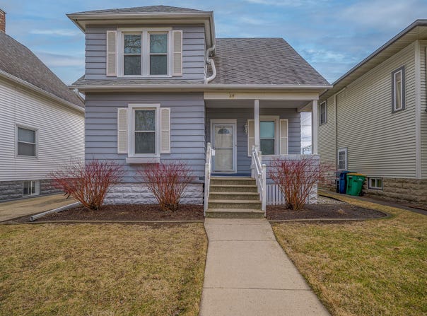 24 E Cotton St, Fond Du Lac, WI 54935
